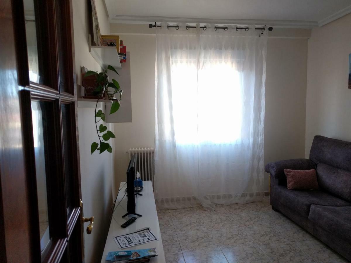 Manzanera, Junto Ayuntamiento Y Riojaforum Λογκρόνο Εξωτερικό φωτογραφία